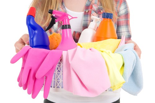 Cleaning a fabric surface with stain removal technique